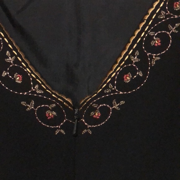 MAGGY LONDON PETITES little black dress. Size 10. Beautiful trim. - Picture 8 of 9